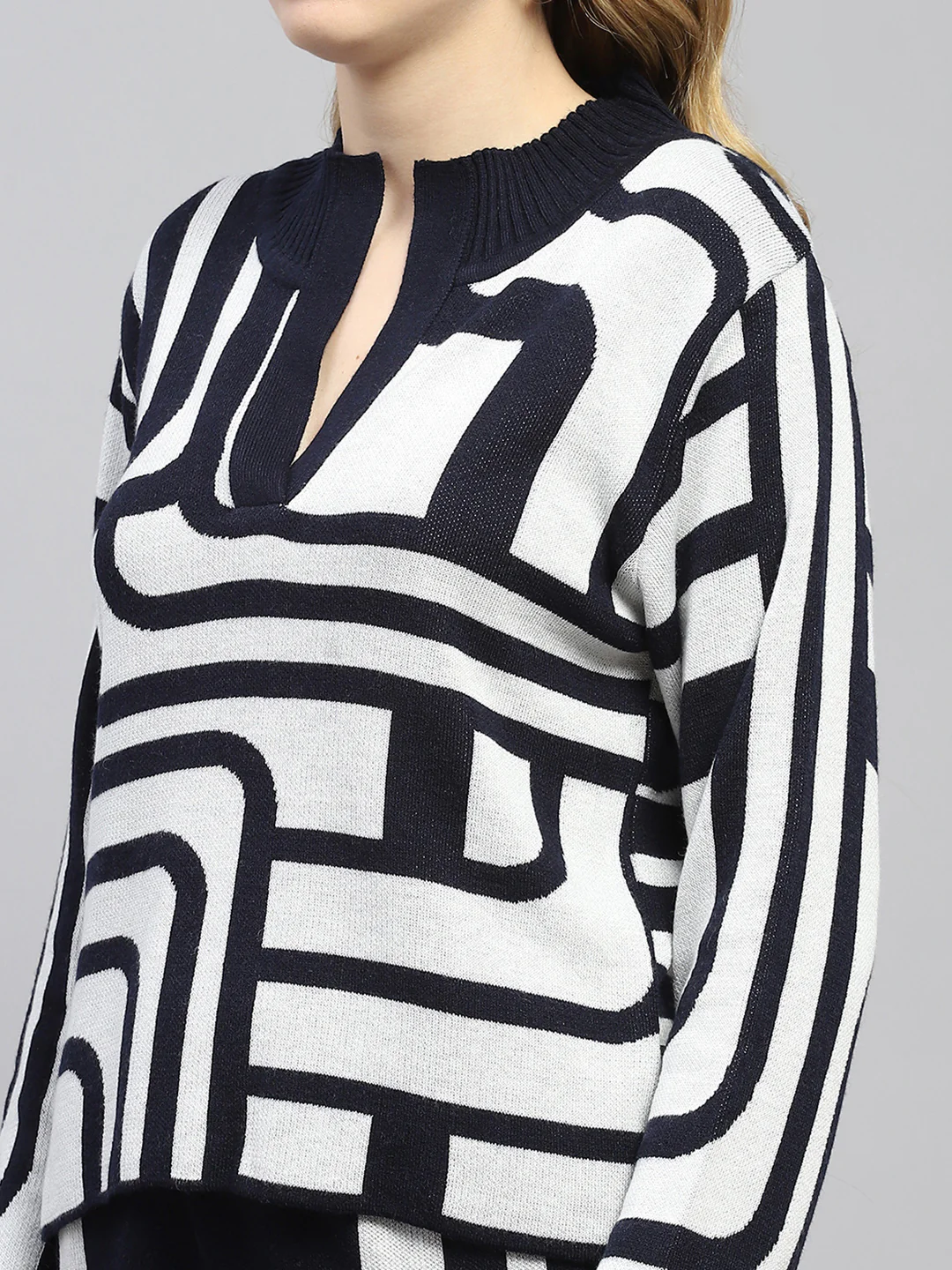 Women Navy Blue Printed Round Neck Full Sleeve Cords Set - Image 7