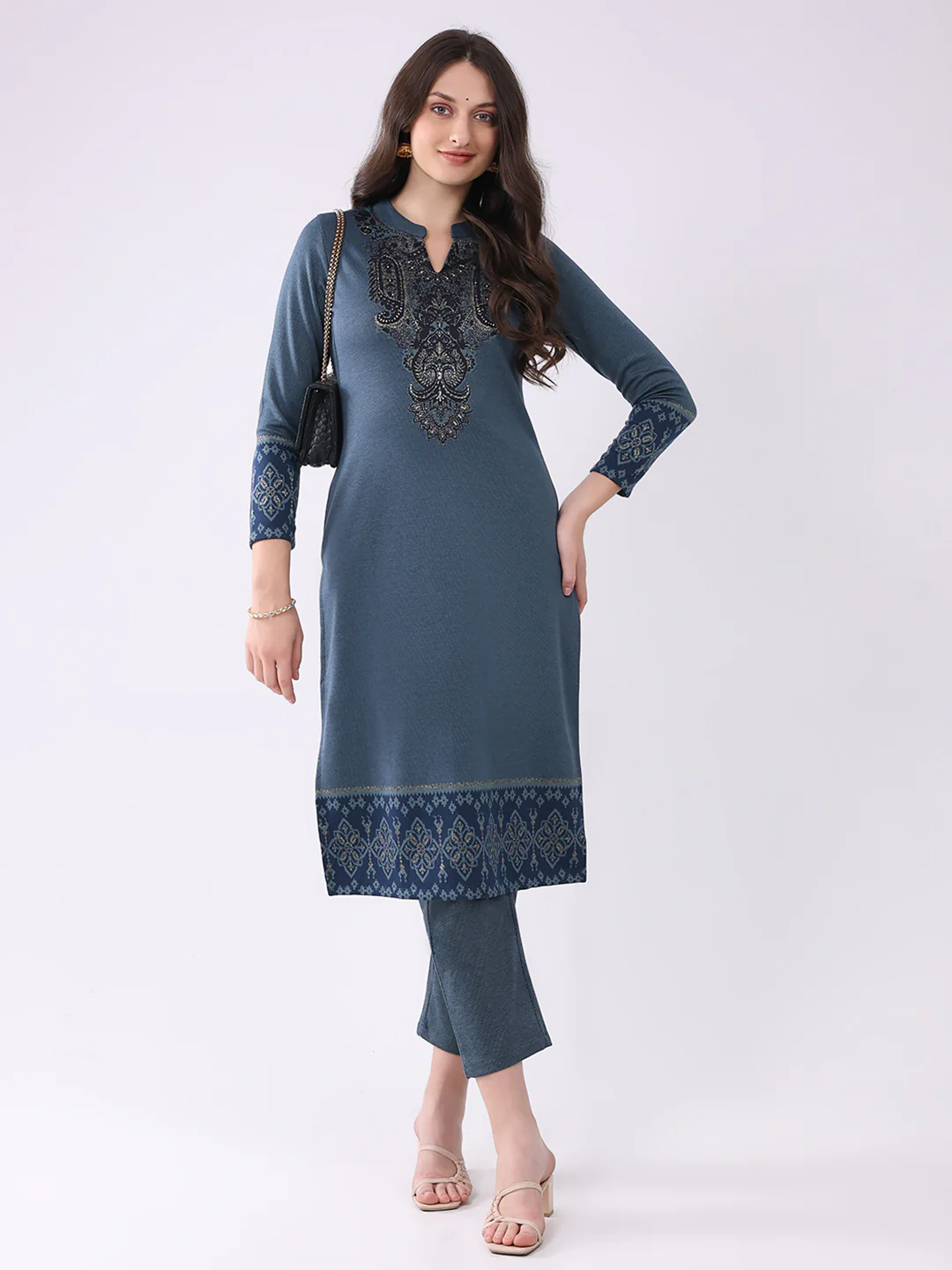 Women Navy Blue Printed Round Neck Full Sleeve Kurti Set for Winter - Image 2