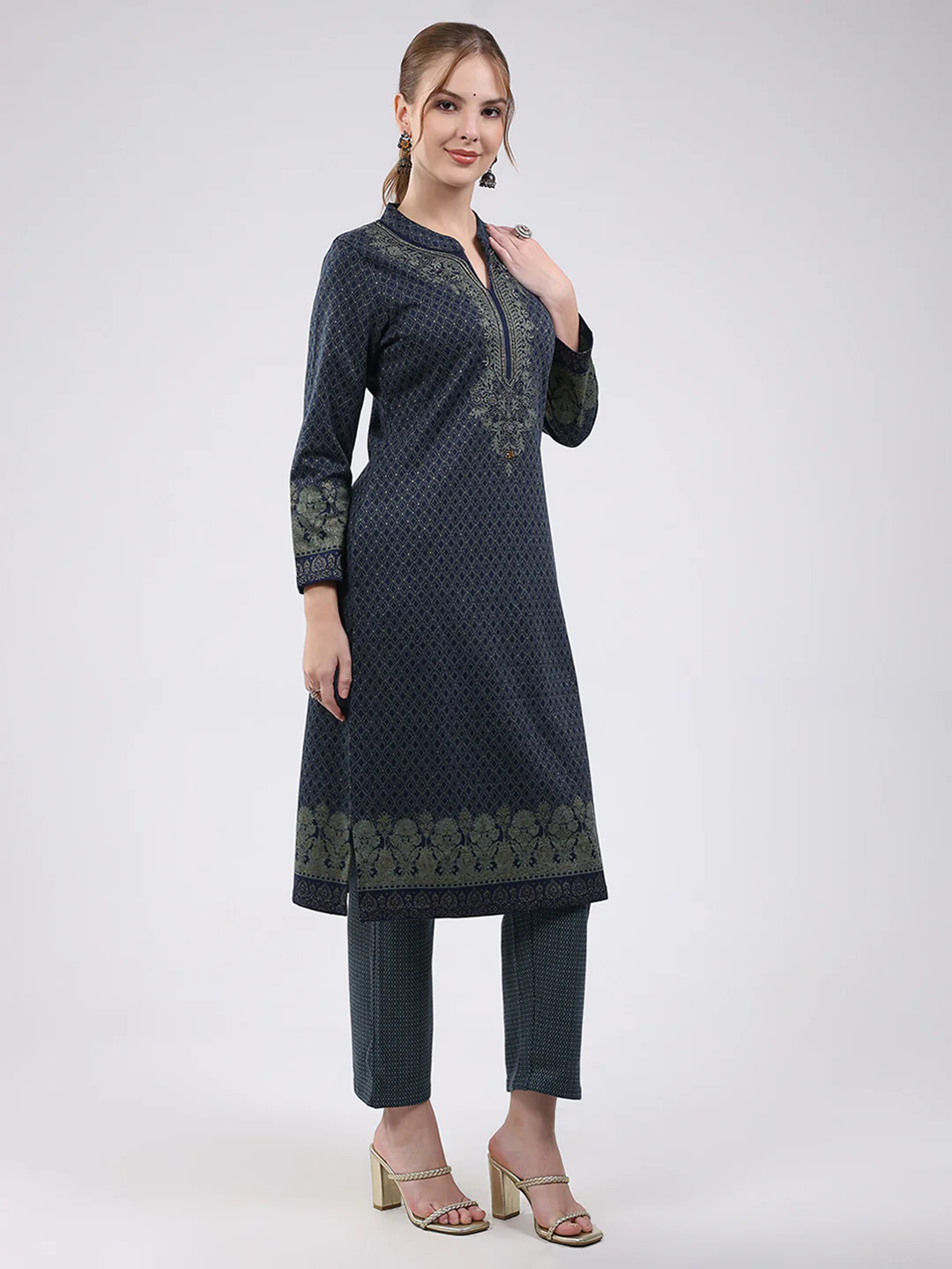 Women Navy Blue Printed Round Neck Full Sleeve Kurti Set for Winter - Image 4