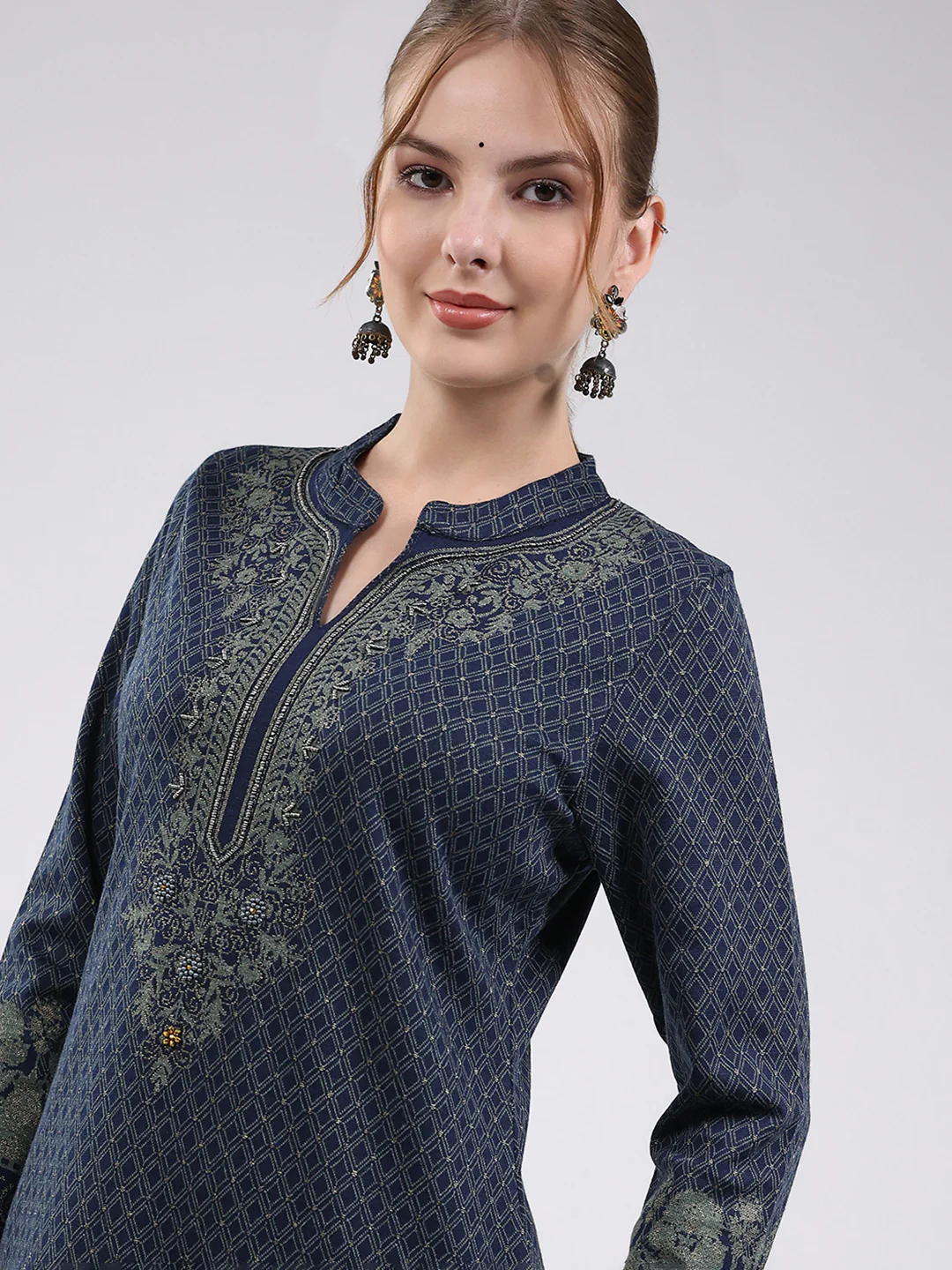 Women Navy Blue Printed Round Neck Full Sleeve Kurti Set for Winter - Image 6