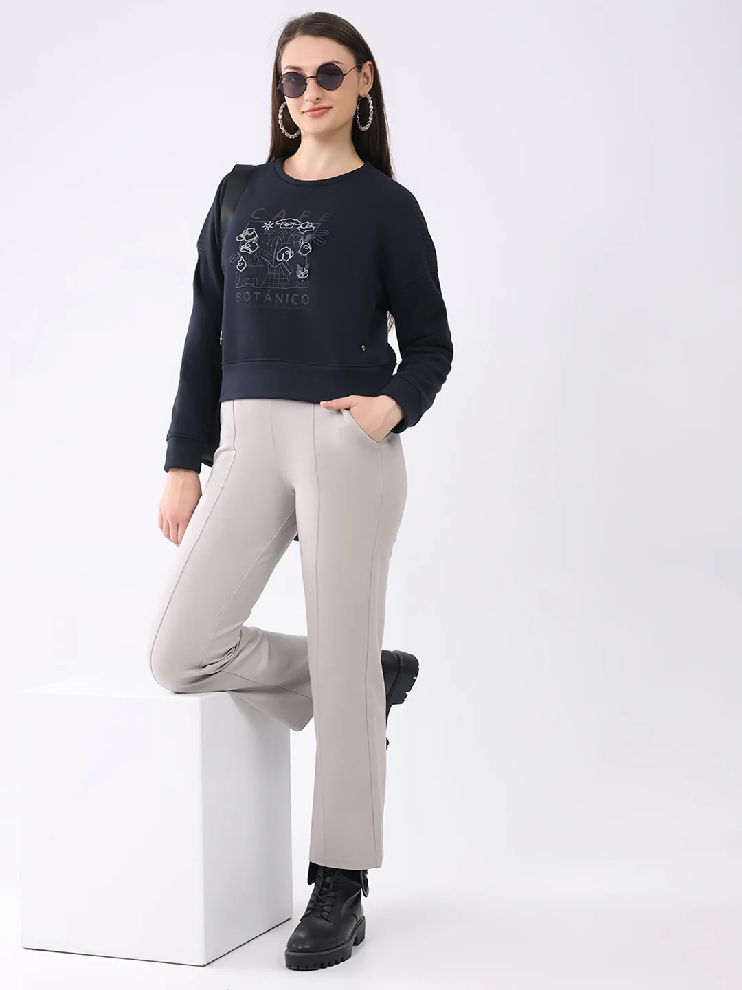 Women Navy Blue Printed Round Neck Full Sleeve Sweatshirt - Image 2
