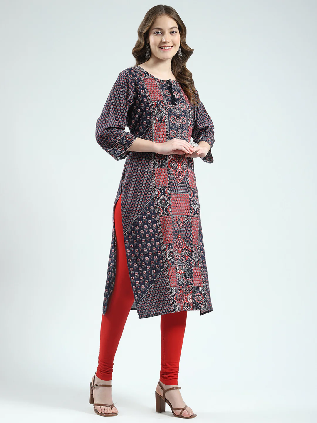 Women Navy Blue Printed Round Neck 3/4th Sleeve Kurti - Image 4