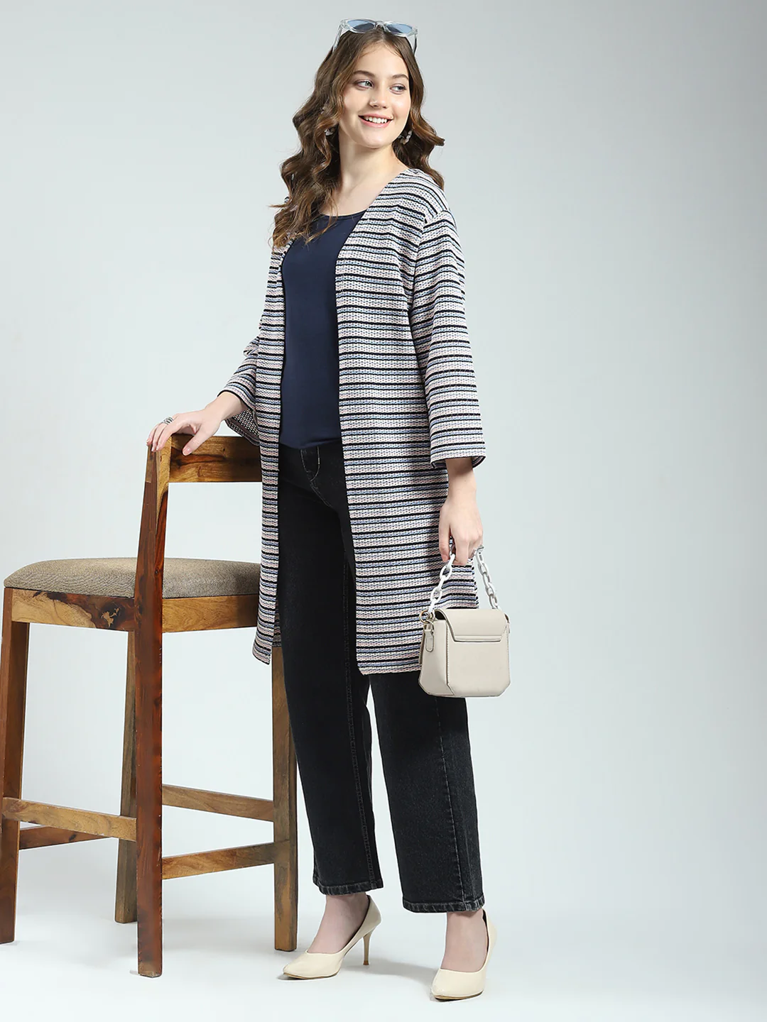 Women Navy Blue Self Design Front Open 3/4th Sleeve Shrug - Image 2