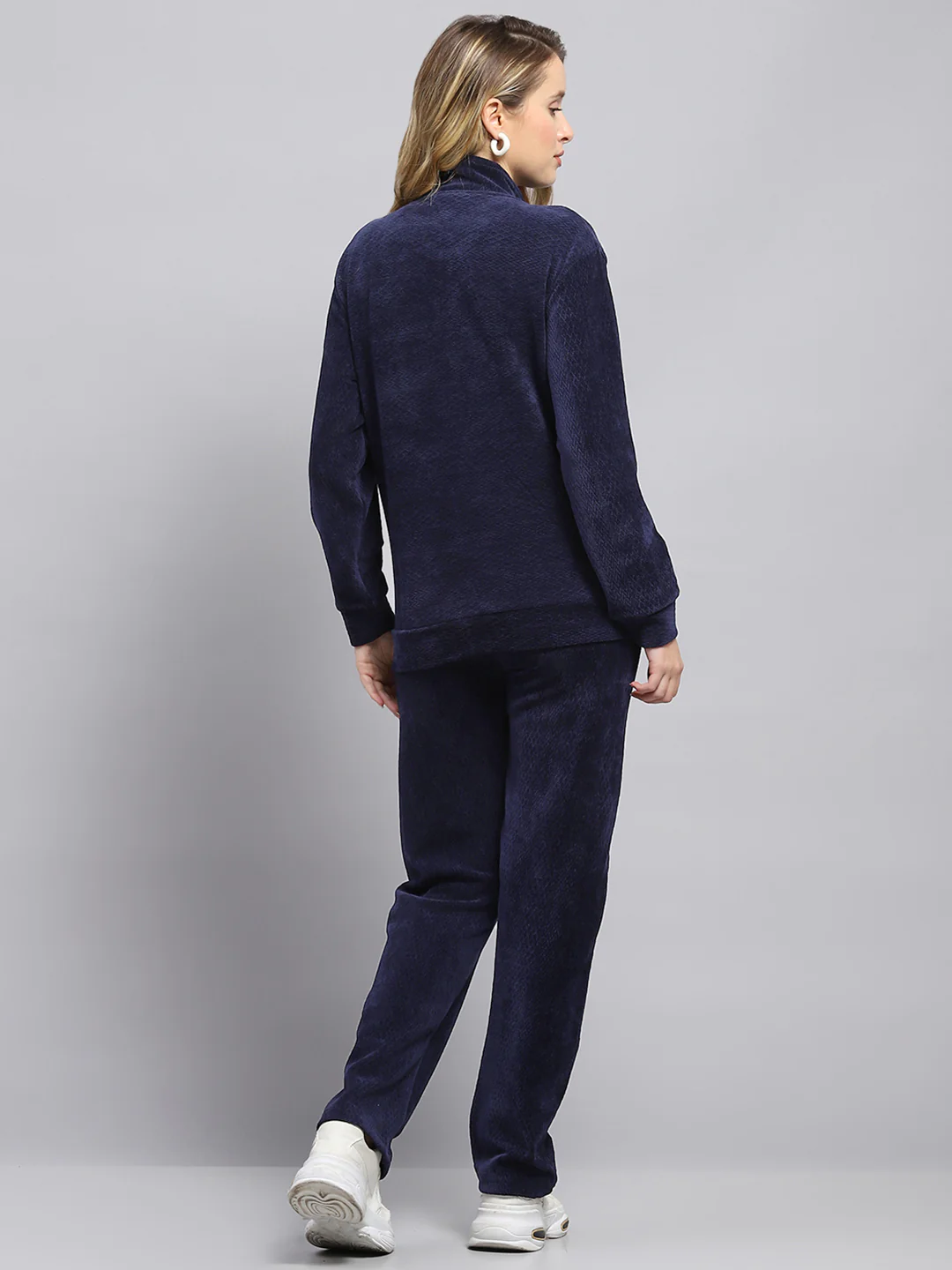 Women Navy Blue Self Design Mock Neck Full Sleeve Tracksuit - Image 5