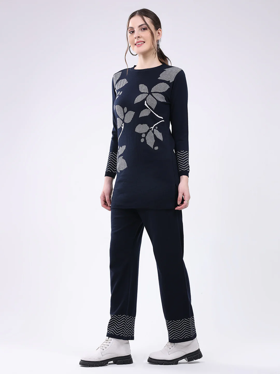 Women Navy Blue Self Design Round Neck Full Sleeve Cords Set - Image 4