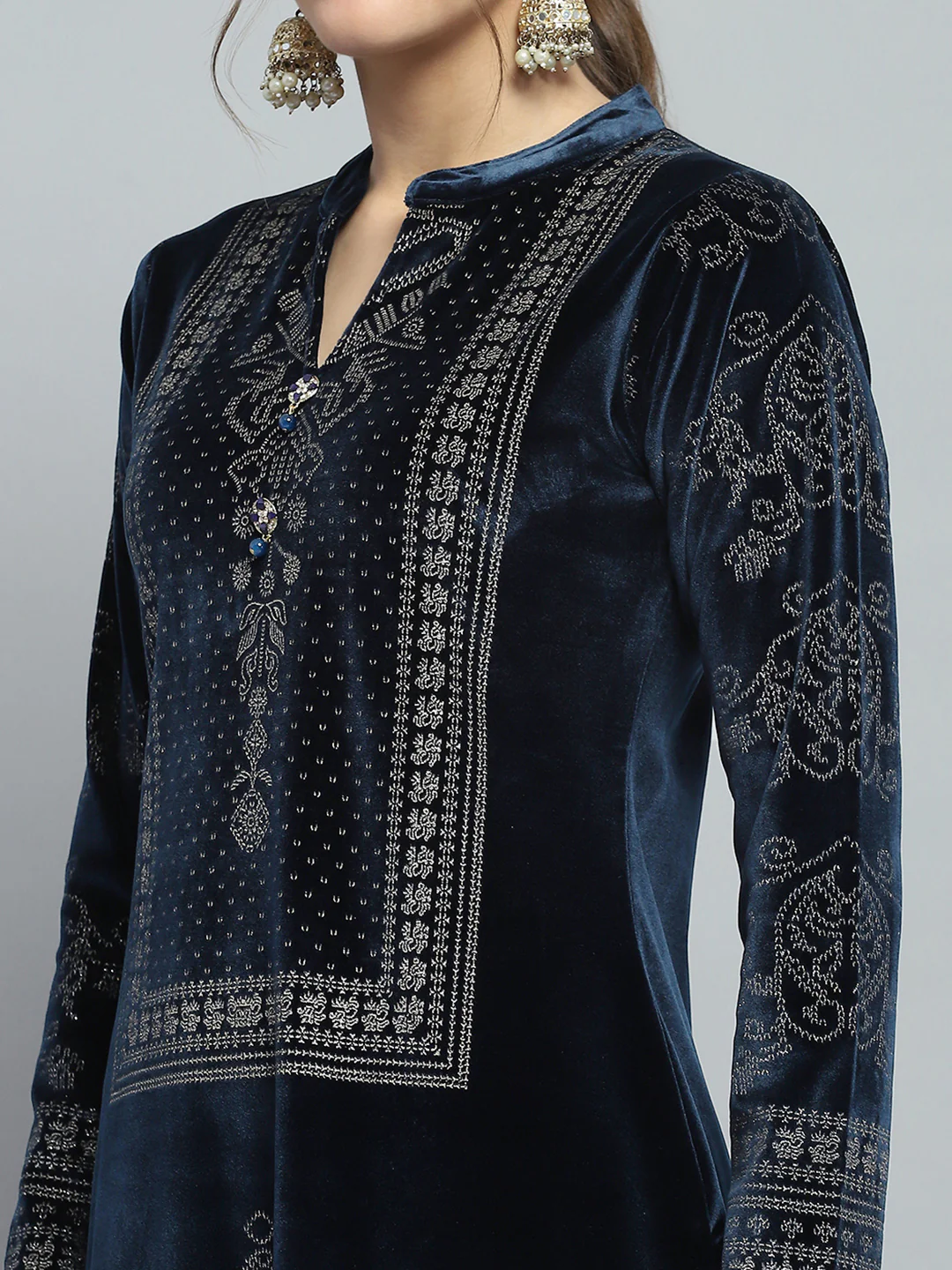 Women Navy Blue Self Design Round Neck Full Sleeve Kurti Set for Winter - Image 6