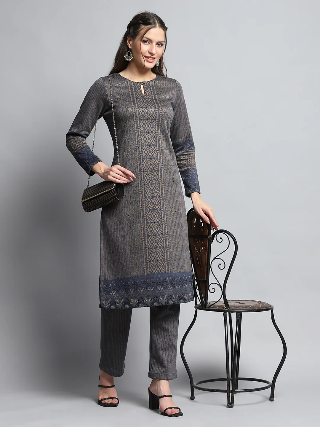 Women Navy Blue Self Design Round Neck Full Sleeve Kurti Set for Winter - Image 2