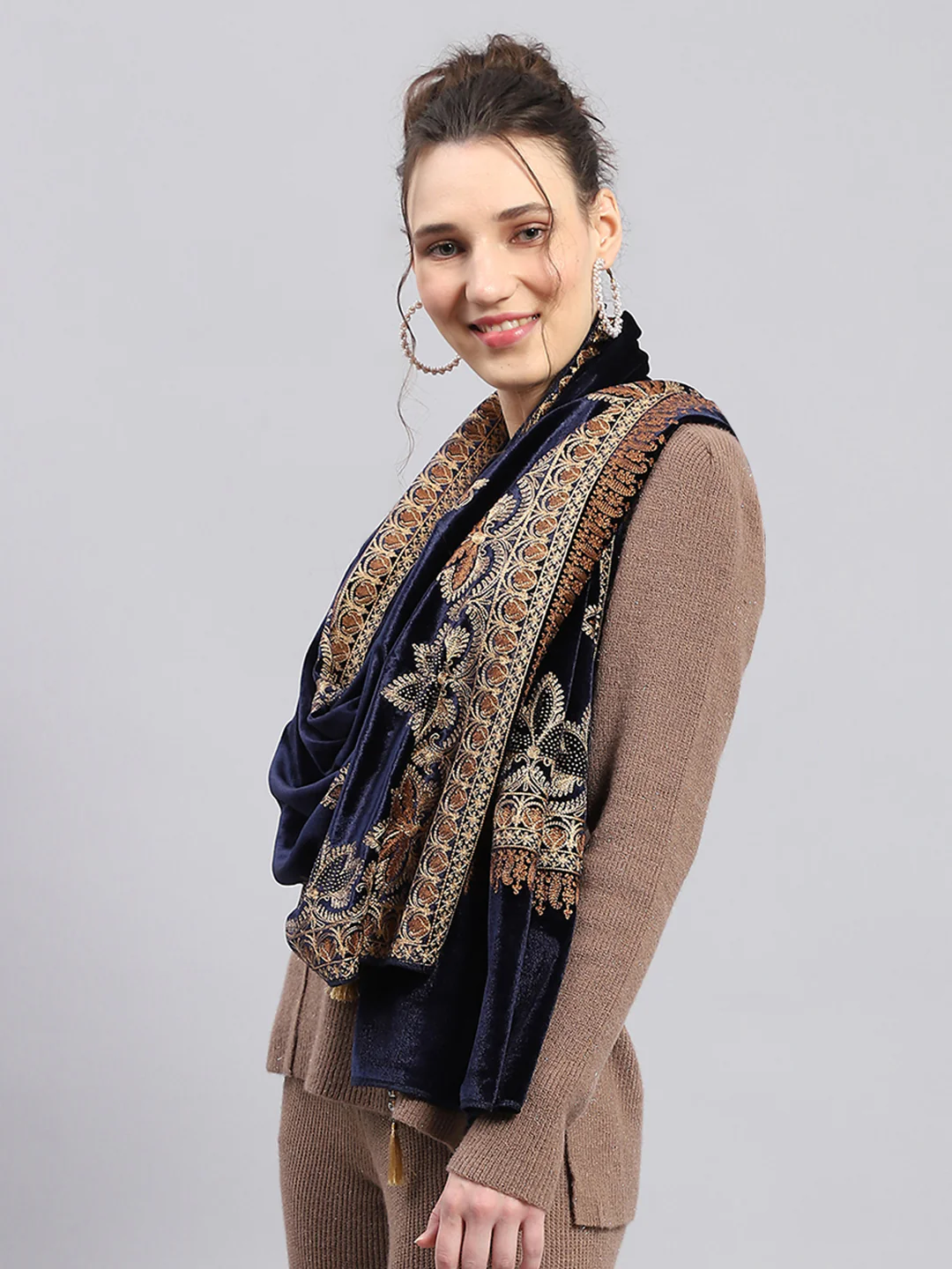 Women Navy Blue Self Design Stole - Image 4