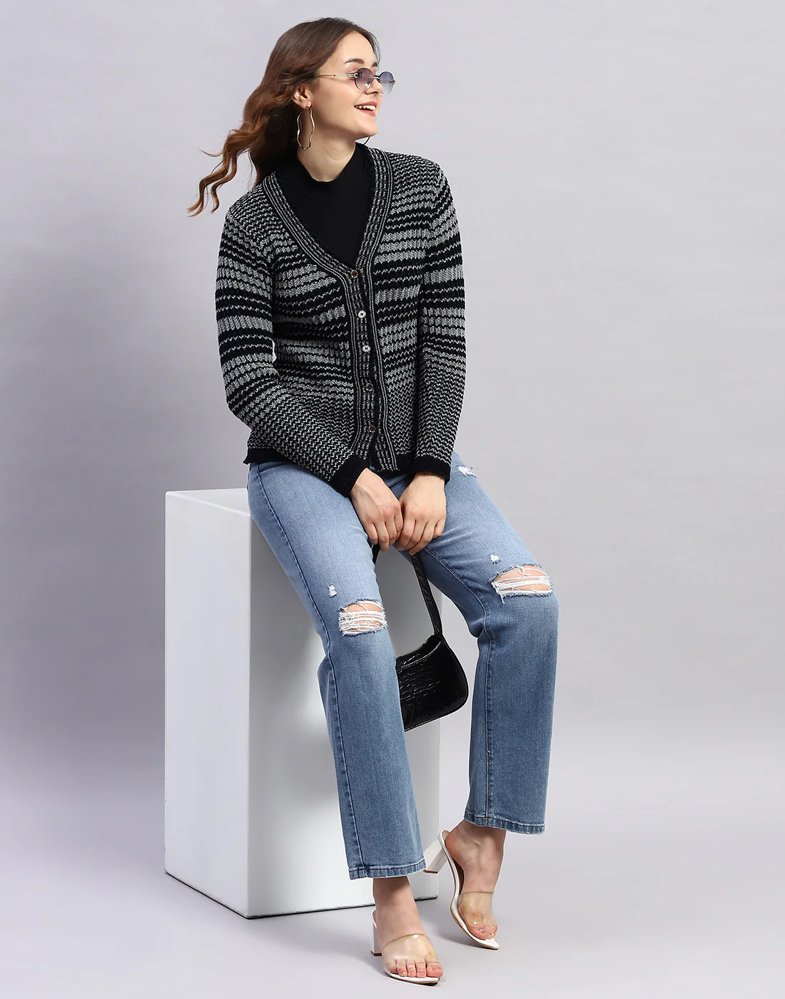 Women Navy Blue Self Design V Neck Full Sleeve Cardigan - Image 3