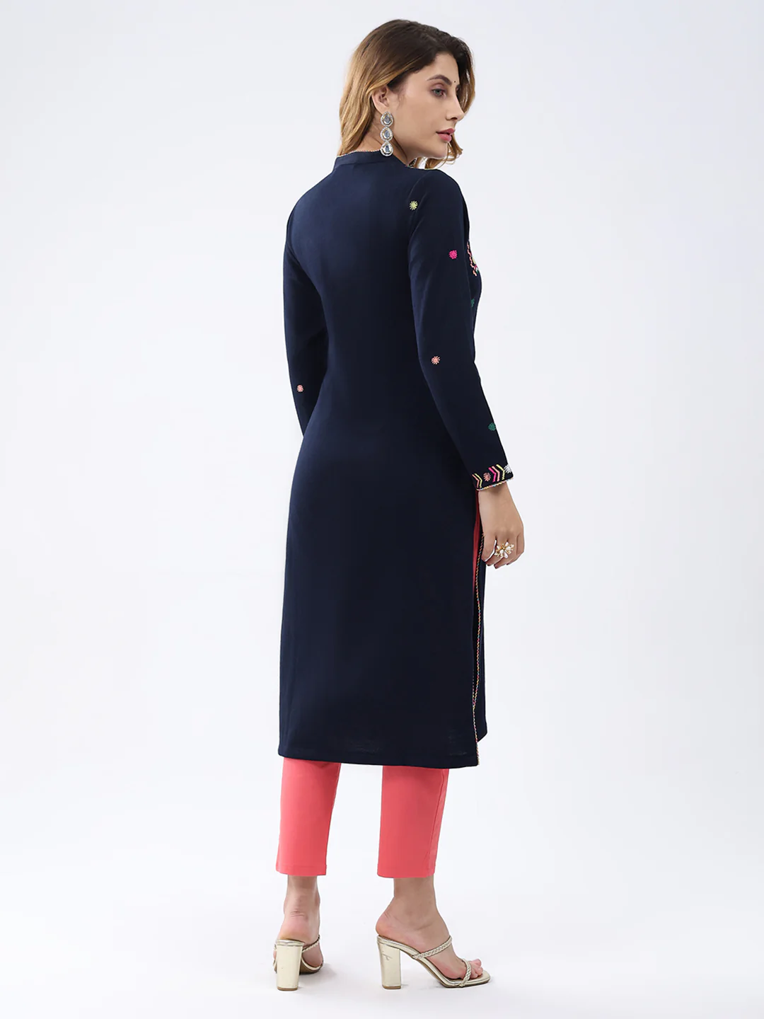 Women Navy Blue Self Design V Neck Full Sleeve Winter Kurti - Image 5