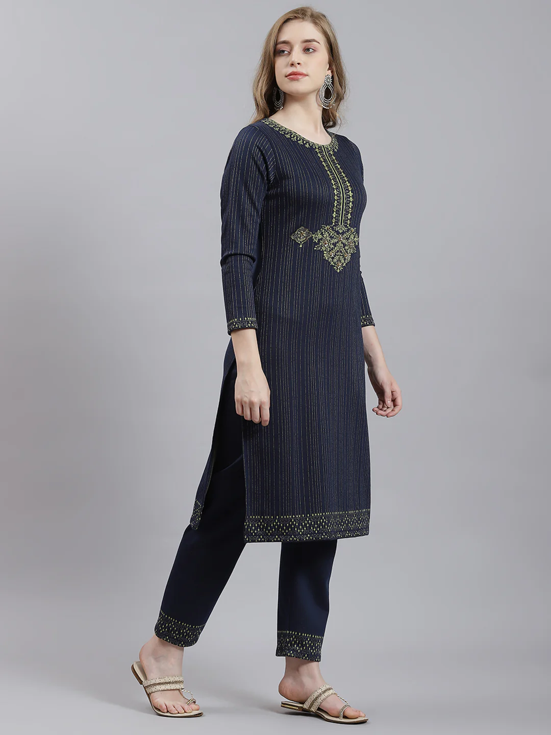 Women Navy Blue Self Kurti+Lower Set - Image 2