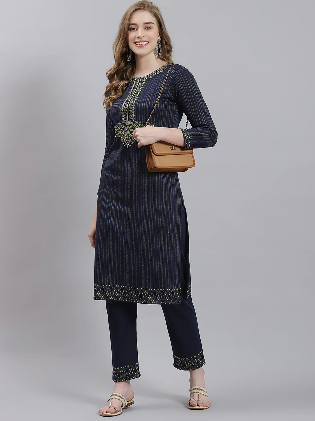 Women Navy Blue Self Kurti+Lower Set - Image 5
