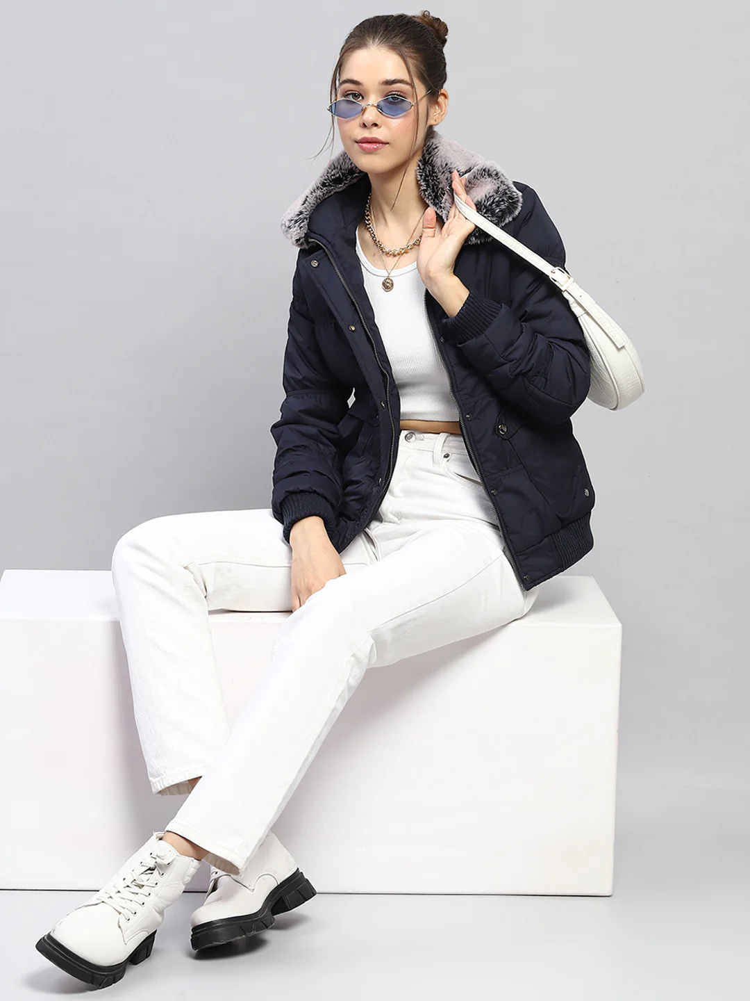 Women Navy Blue Solid Collar Full Sleeve Jacket - Image 2
