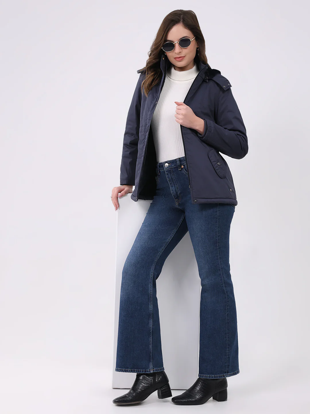 Women Navy Blue Solid Hooded Full Sleeve Jacket - Image 6