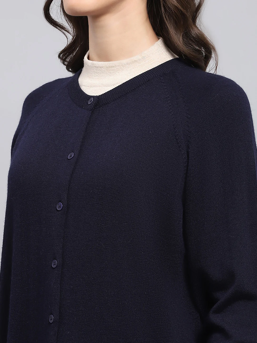 Women Navy Blue Solid Round Neck Full Sleeve Cardigan - Image 3