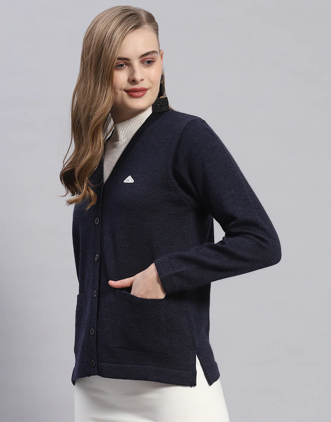 Women Navy Blue Solid V Neck Full Sleeve Cardigan - Image 3