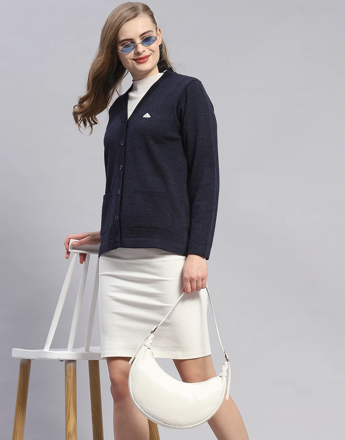 Women Navy Blue Solid V Neck Full Sleeve Cardigan - Image 6