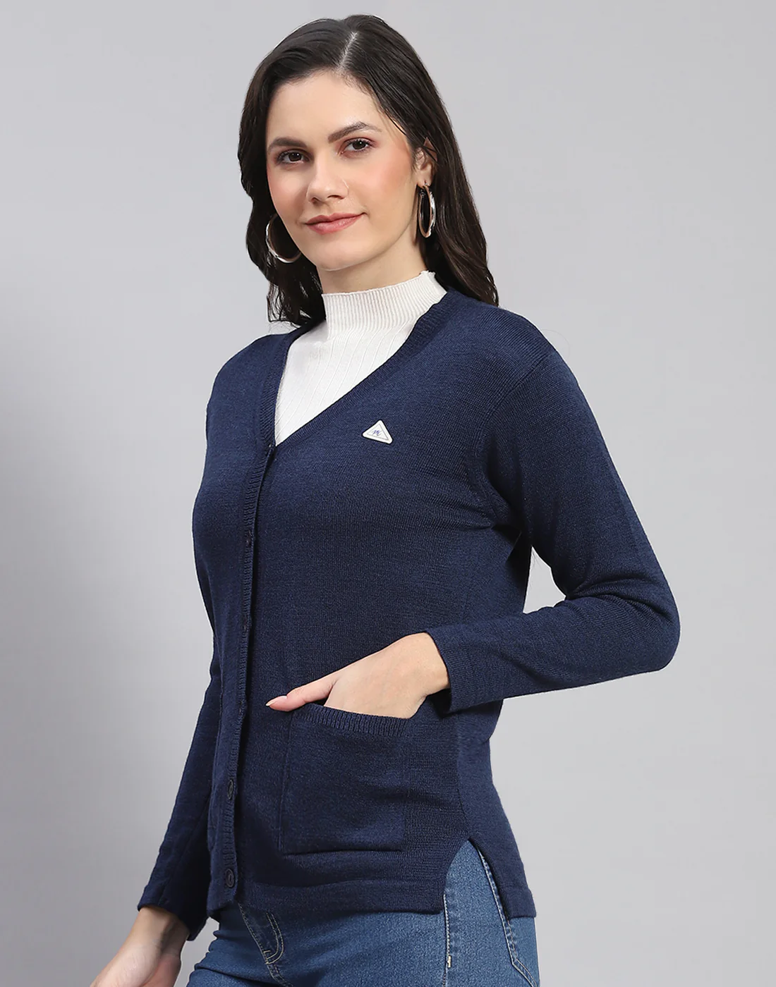 Women Navy Blue Solid V Neck Full Sleeve Cardigan - Image 3