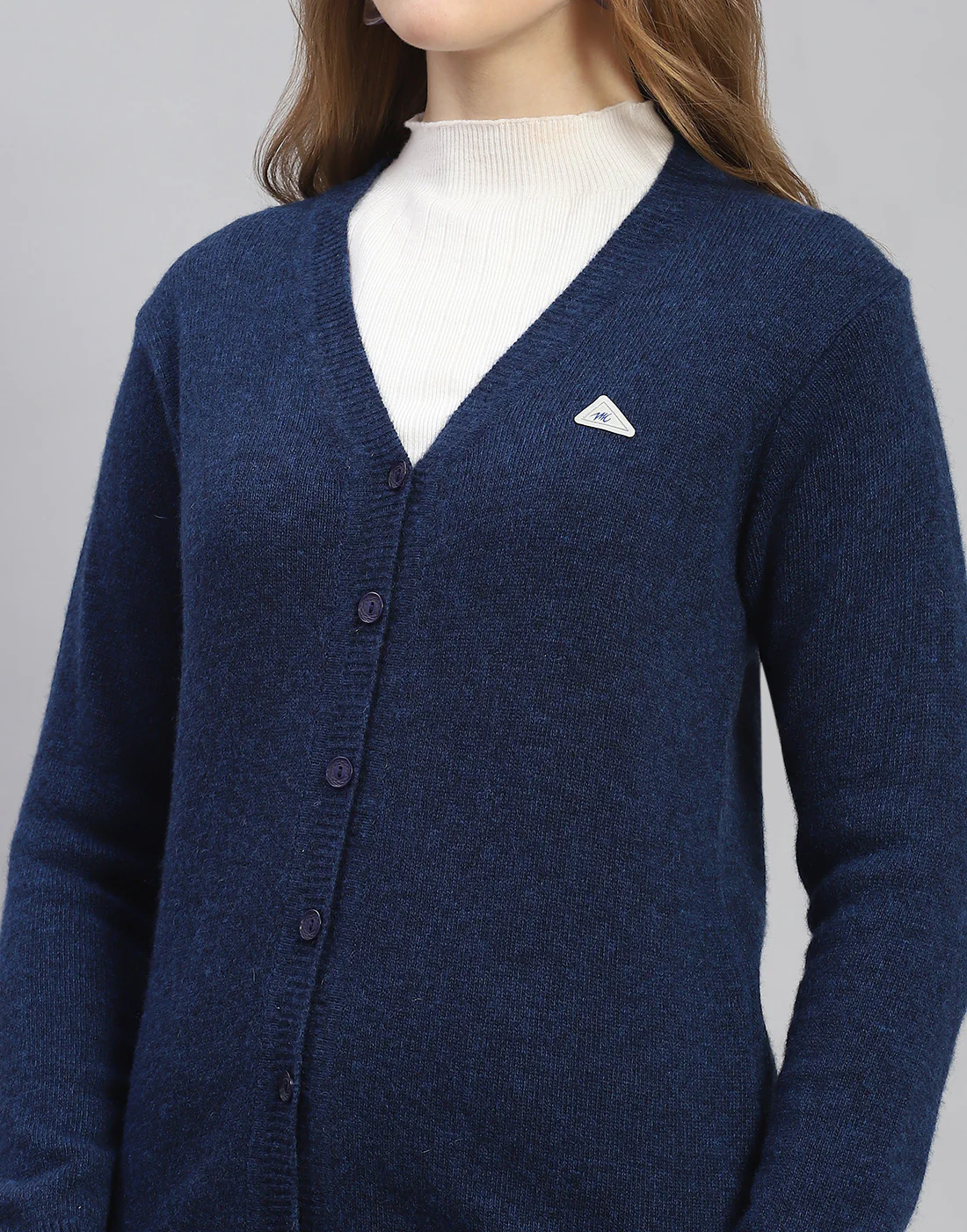 Women Navy Blue Solid V Neck Full Sleeve Cardigan - Image 6