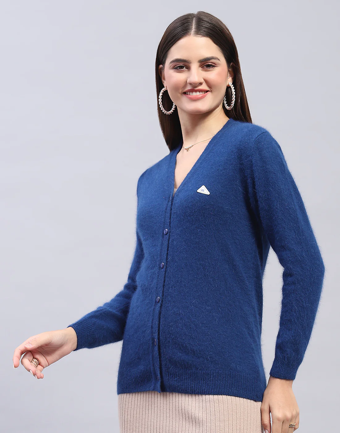 Women Navy Blue Solid V Neck Full Sleeve Cardigan - Image 3
