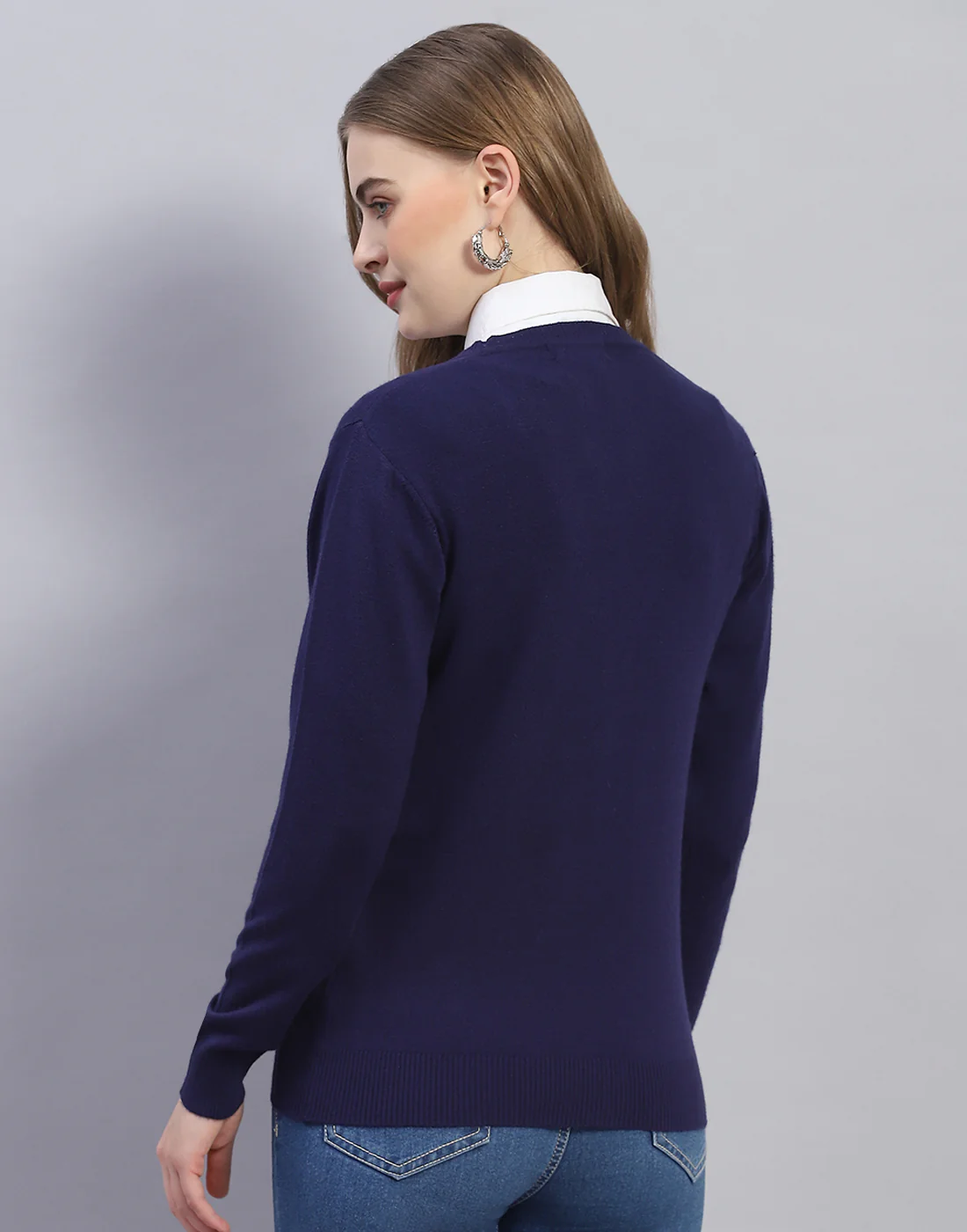 Women Navy Blue Solid V Neck Full Sleeve Cardigan - Image 5