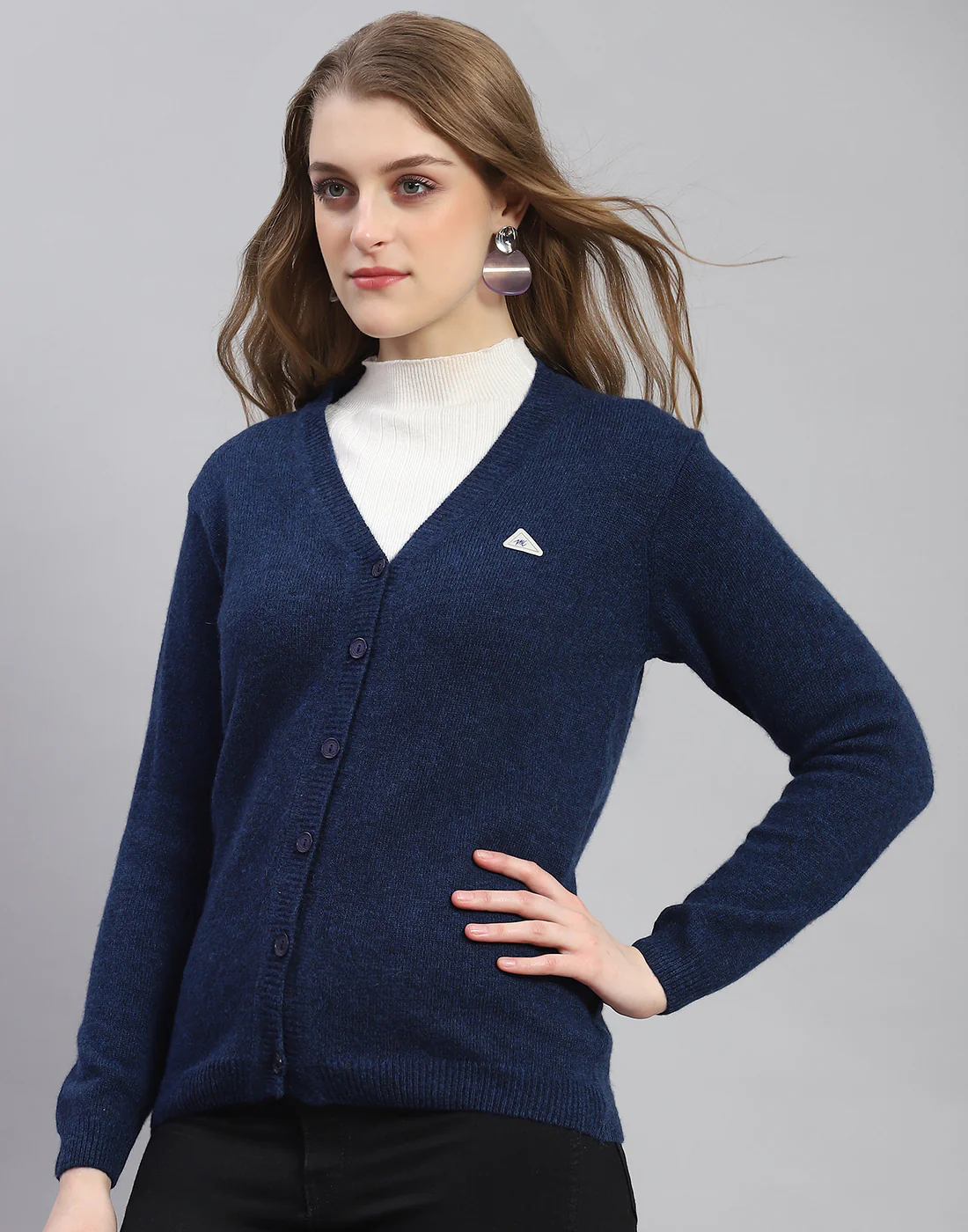 Women Navy Blue Solid V Neck Full Sleeve Cardigan - Image 3