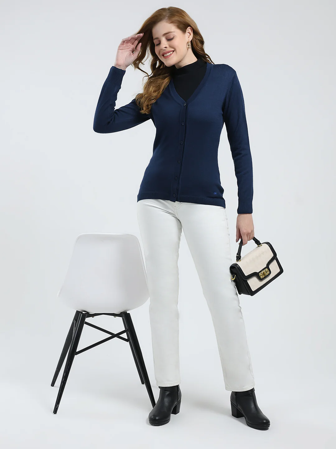 Women Navy Blue Solid V Neck Full Sleeve Cardigan - Image 2