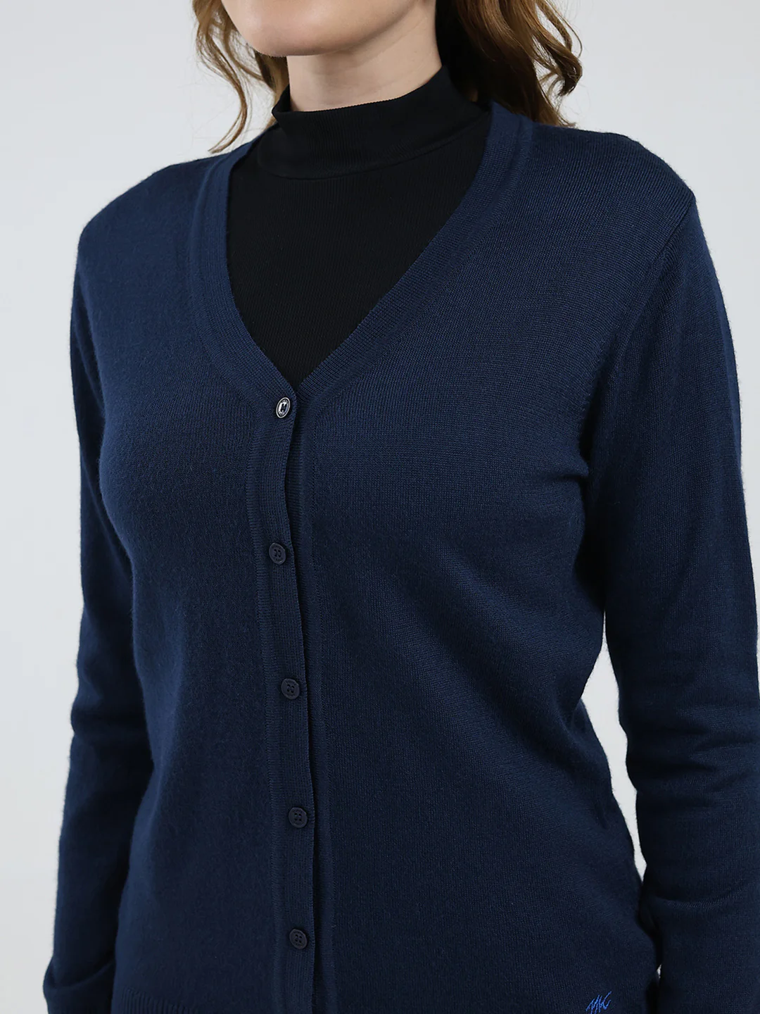 Women Navy Blue Solid V Neck Full Sleeve Cardigan - Image 6