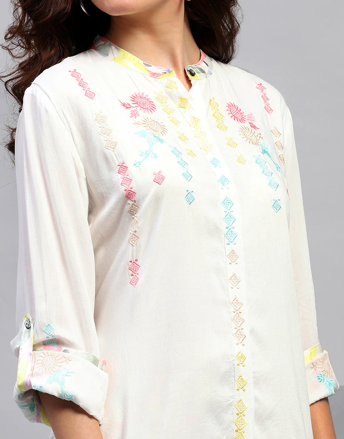 Women Off White Embroidered Front Open Full Sleeve Cords Set - Image 6
