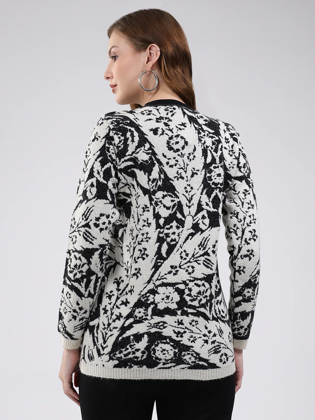 Women Off White Printed Round Neck Full Sleeve Cardigan - Image 5