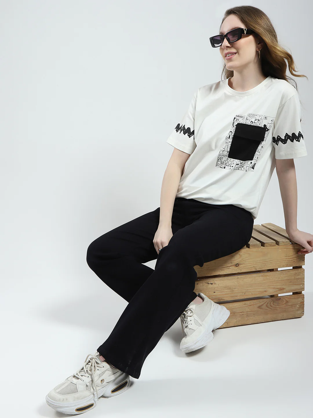 Women Off White Printed Round Neck Half Sleeve Top - Image 2