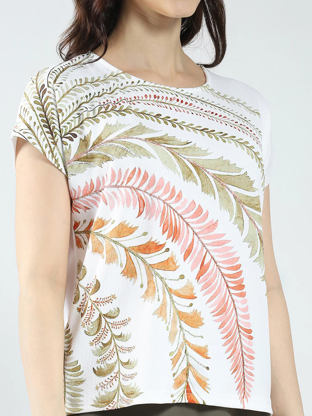 Women Off White Printed Round Neck Half Sleeve Top - Image 7