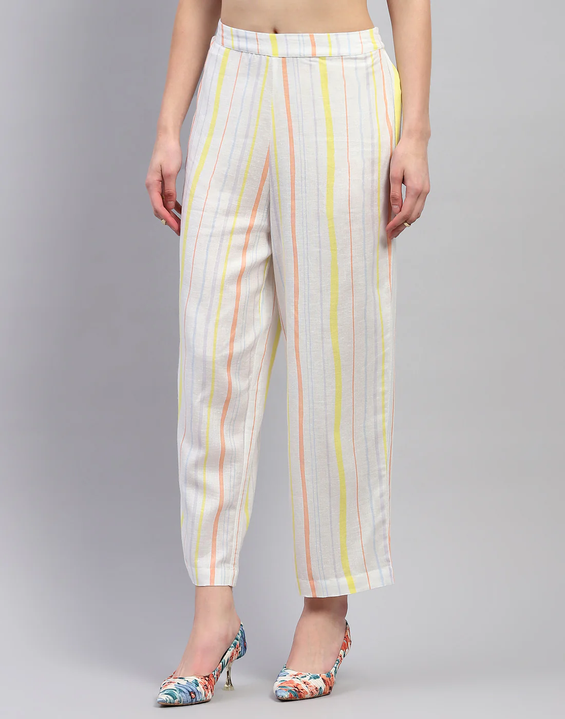 Women Off White Printed V Neck 3/4 Sleeve 3Pc Set - Image 8