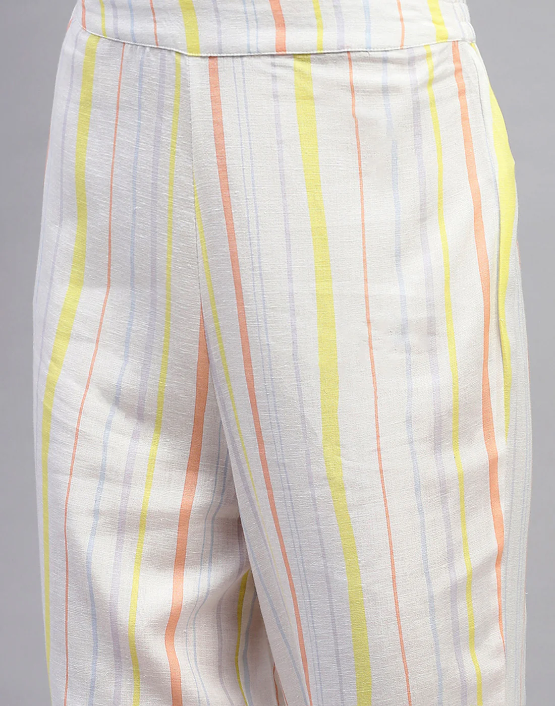 Women Off White Printed V Neck 3/4 Sleeve 3Pc Set - Image 9