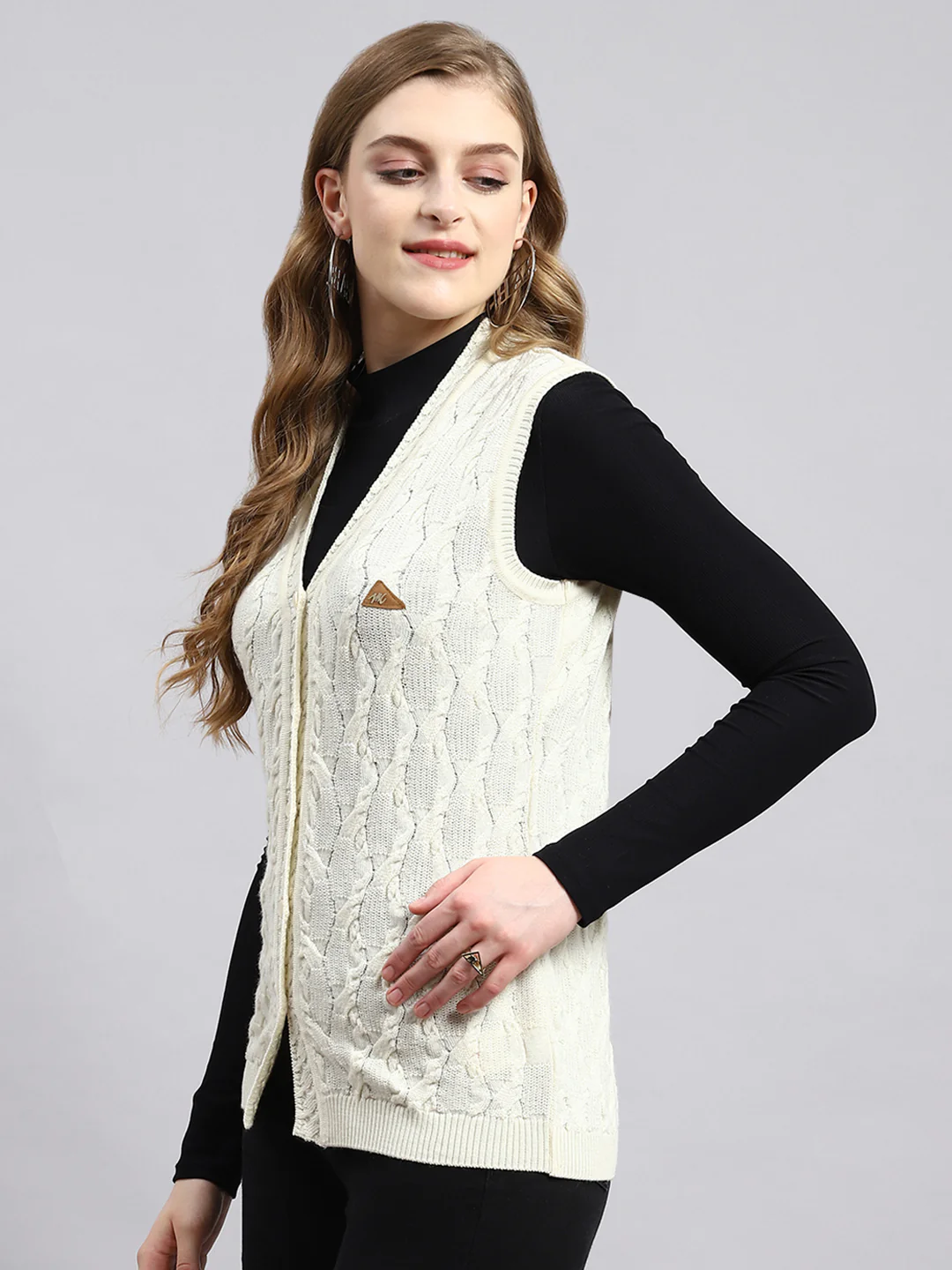 Women Off White Self Cardigan - Image 3