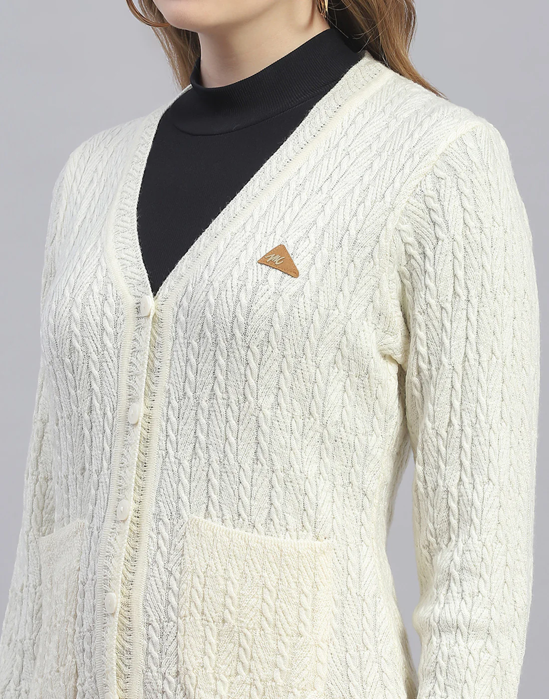 Women Off White Solid V Neck Full Sleeve Cardigan - Image 7
