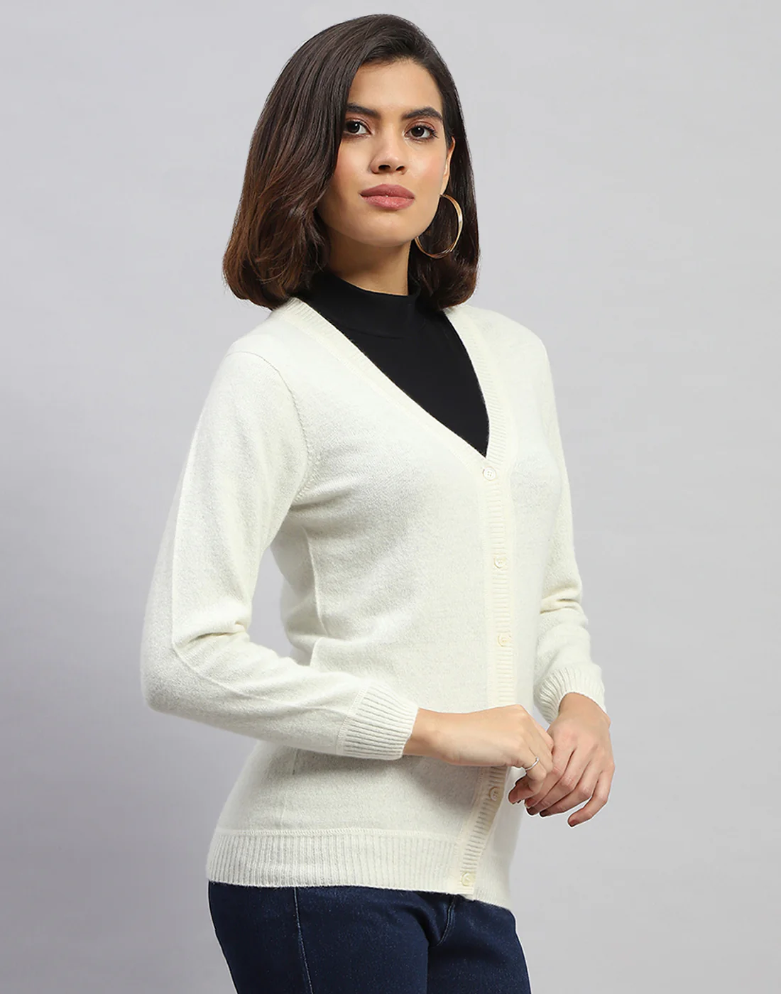 Women Off White Solid V Neck Full Sleeve Cardigan - Image 4