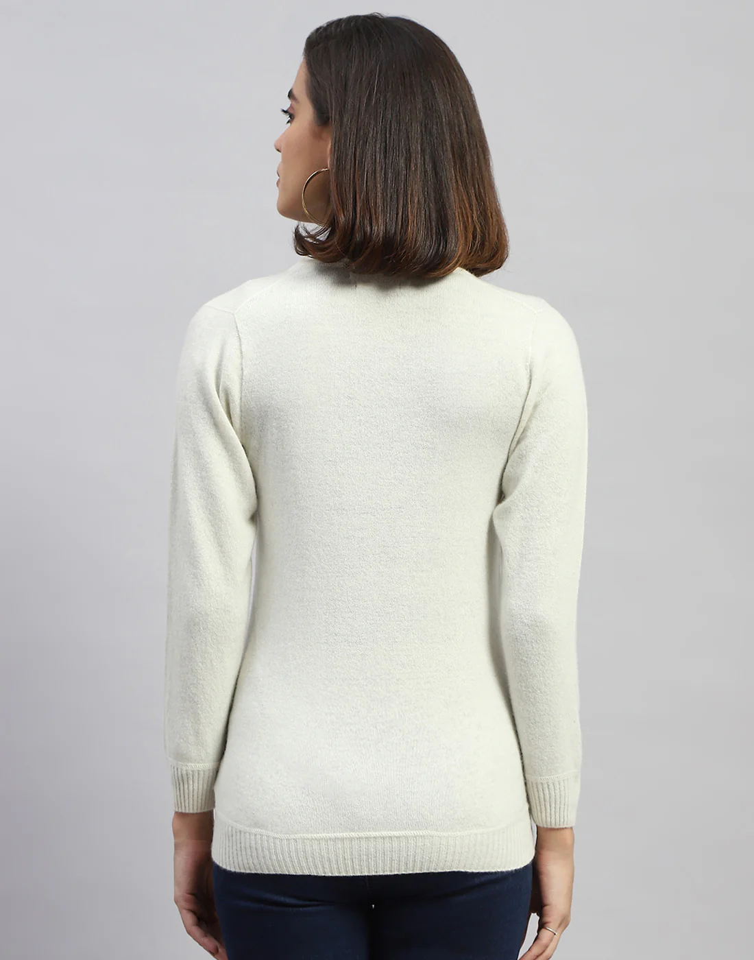 Women Off White Solid V Neck Full Sleeve Cardigan - Image 5