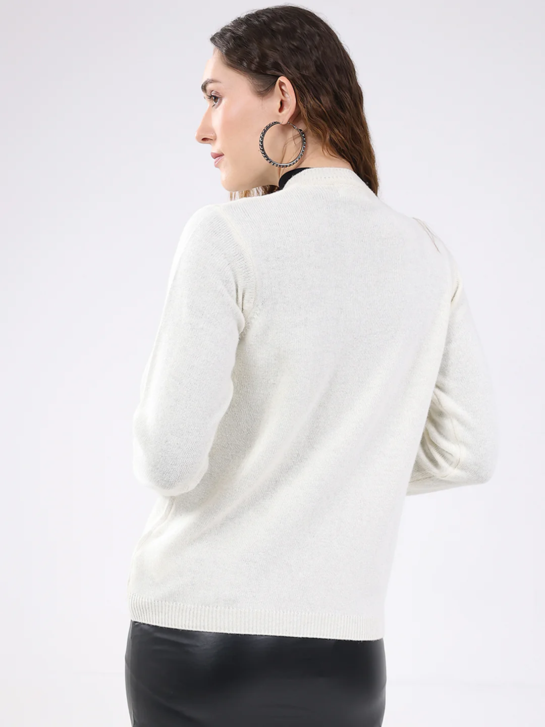 Women Off White Solid V Neck Full Sleeve Cardigan - Image 5