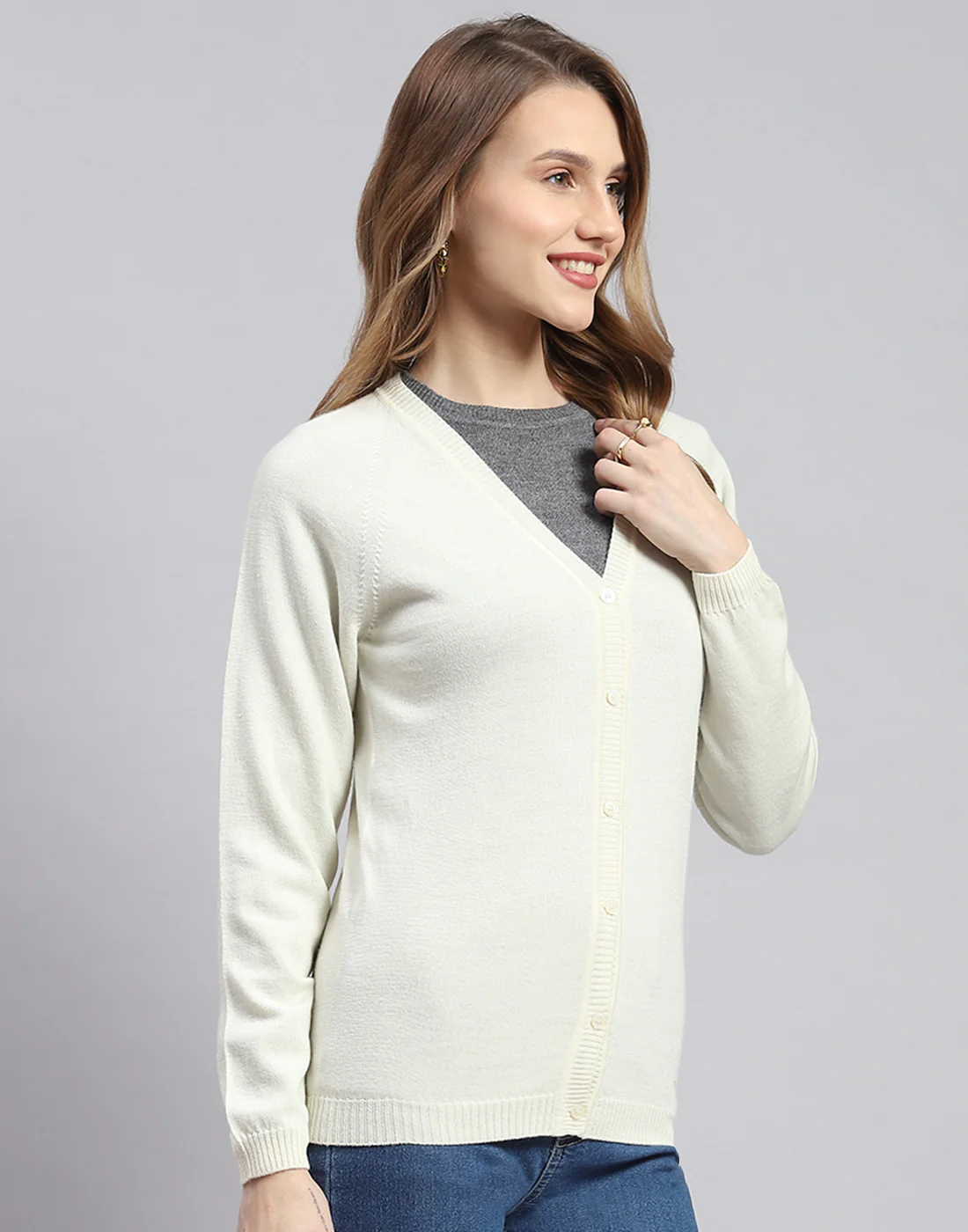 Women Off White Solid V Neck Full Sleeve Cardigans - Image 5