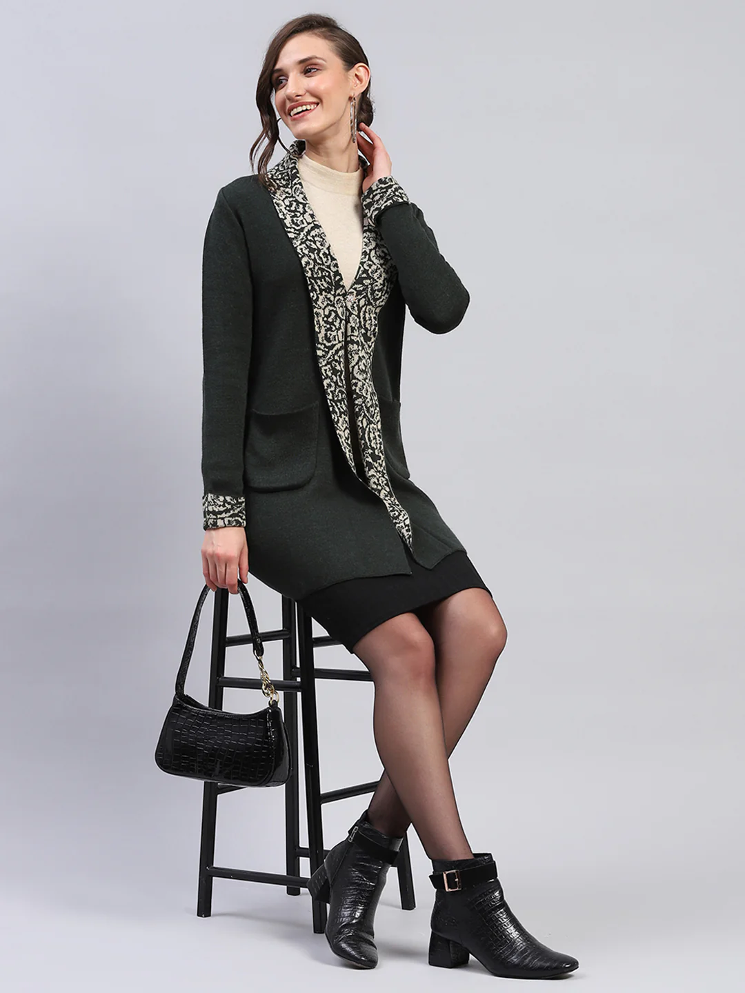 Women Olive Printed Notch Lapel Collar Full Sleeve Cardigan - Image 2