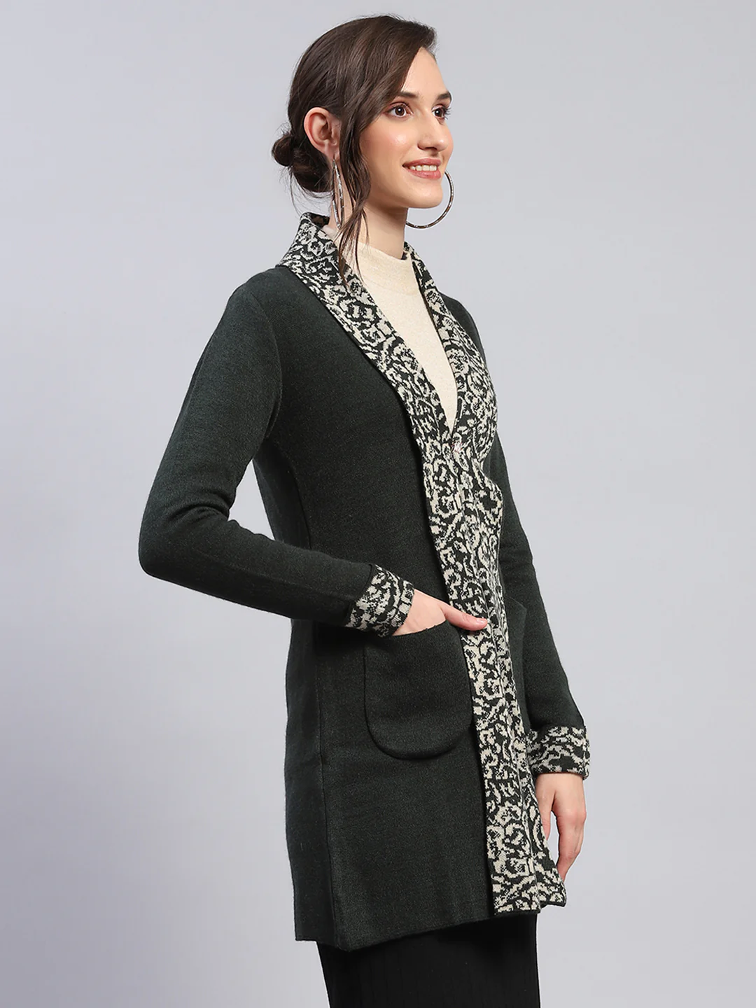 Women Olive Printed Notch Lapel Collar Full Sleeve Cardigan - Image 4