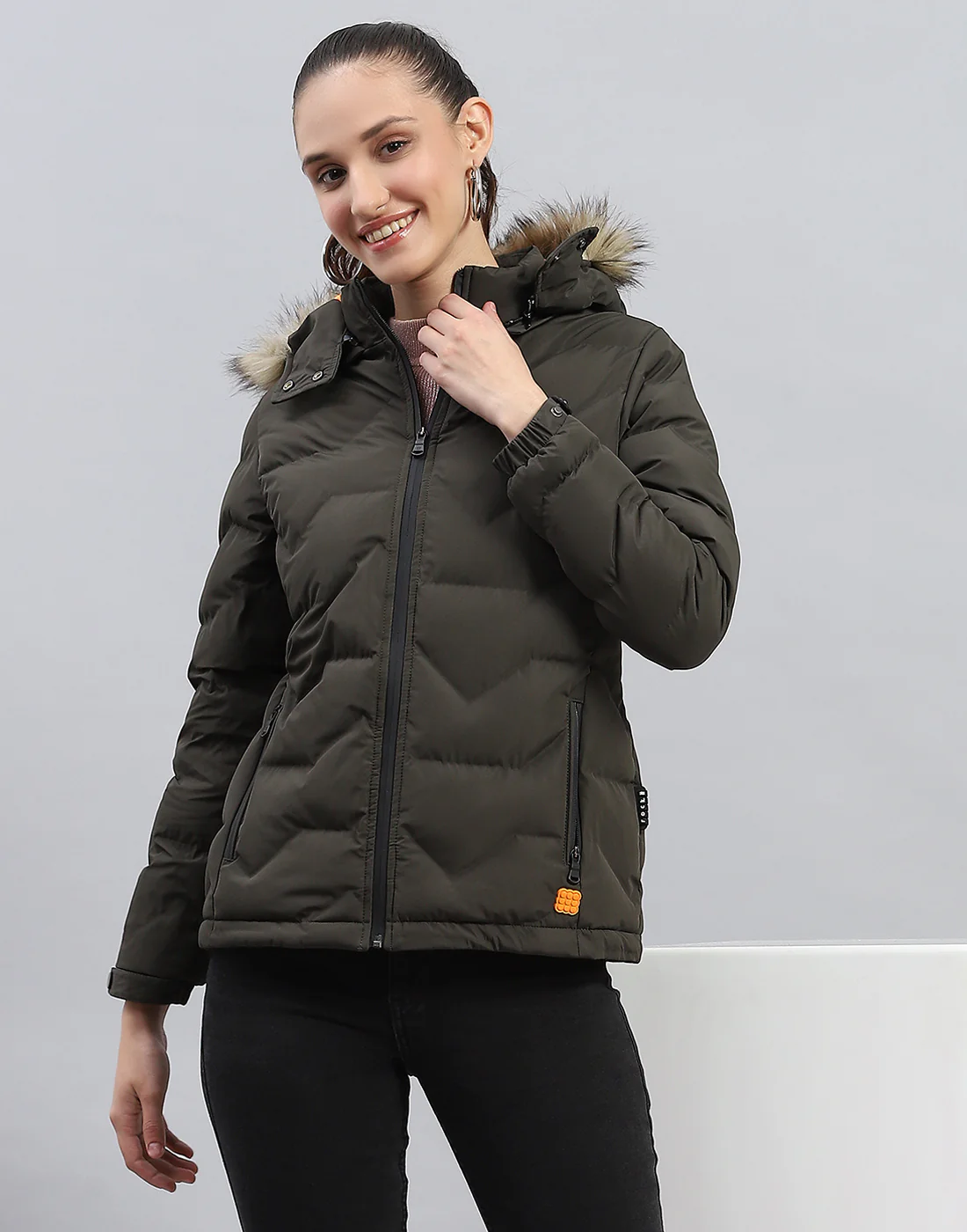 Rock.it Women Olive Solid Hooded Full Sleeve Heating Jacket - Image 6