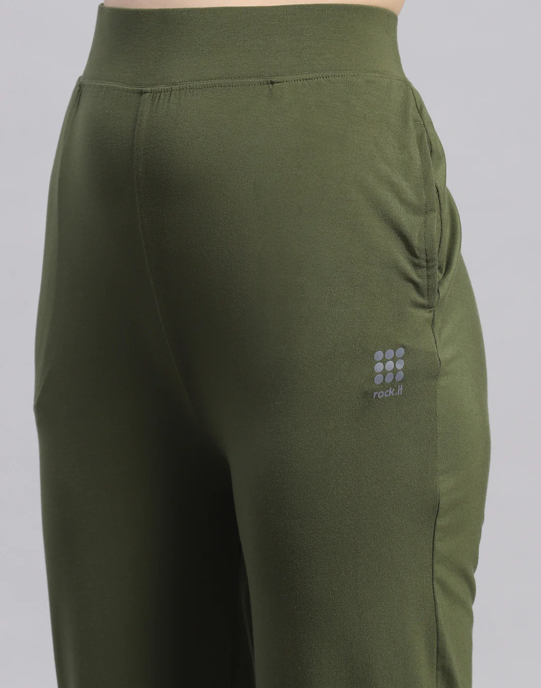 Rock.it Women Olive Solid Regular Fit Yoga Pant - Image 7