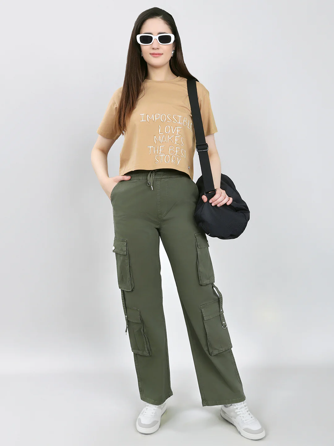 Women Olive Solid Straight Fit Cargo - Image 6