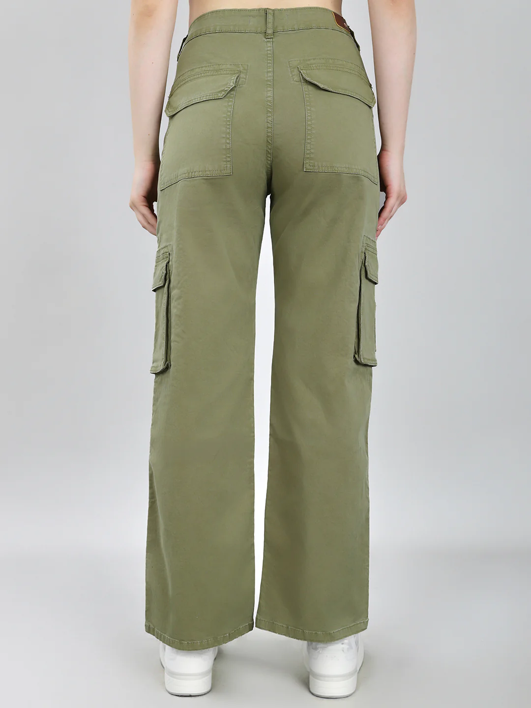 Women Olive Solid Straight Fit Cargo - Image 3