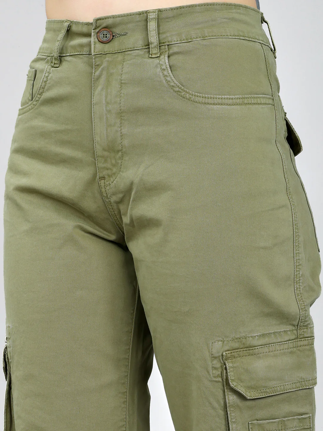 Women Olive Solid Straight Fit Cargo - Image 4
