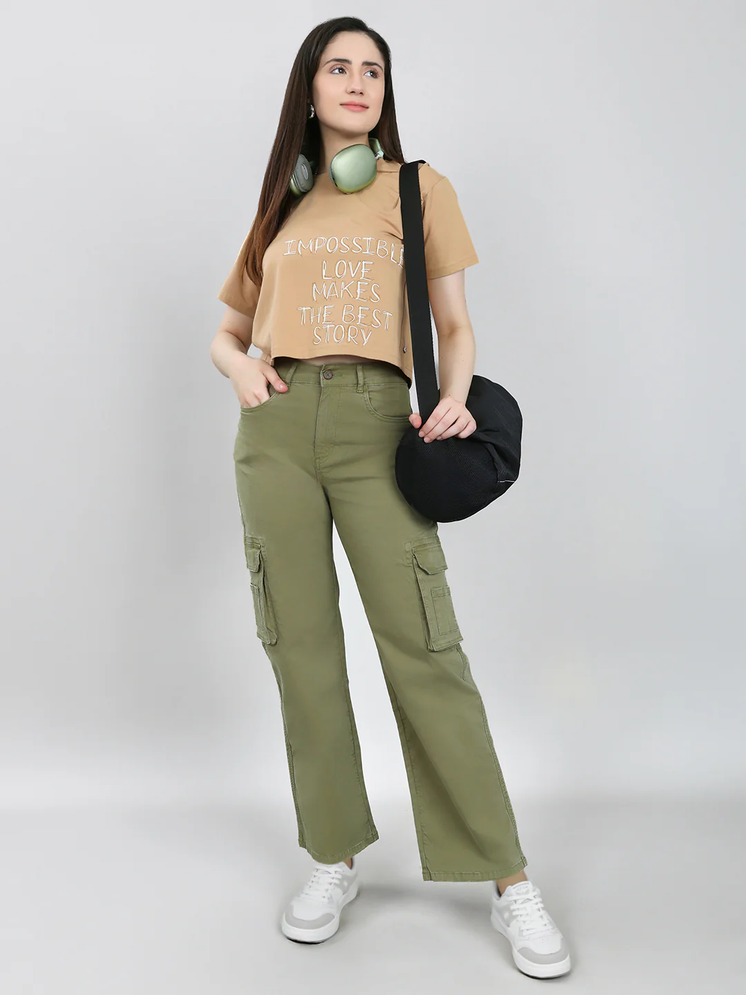 Women Olive Solid Straight Fit Cargo - Image 5