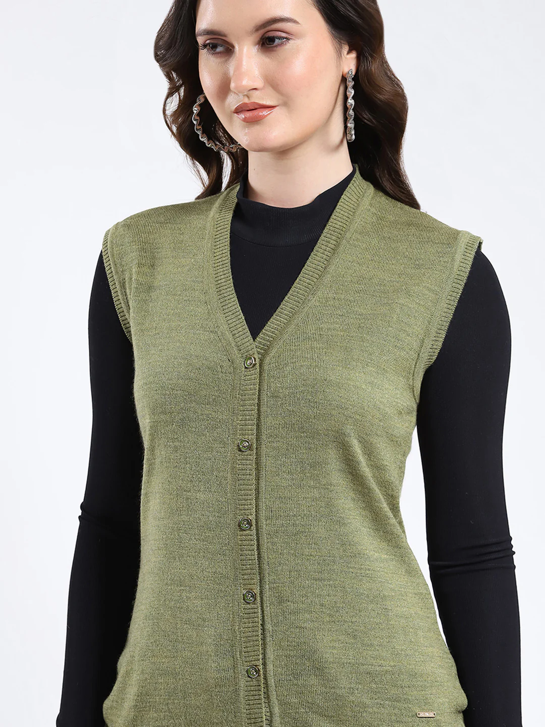 Women Olive Solid V Neck Sleeveless Cardigan - Image 6