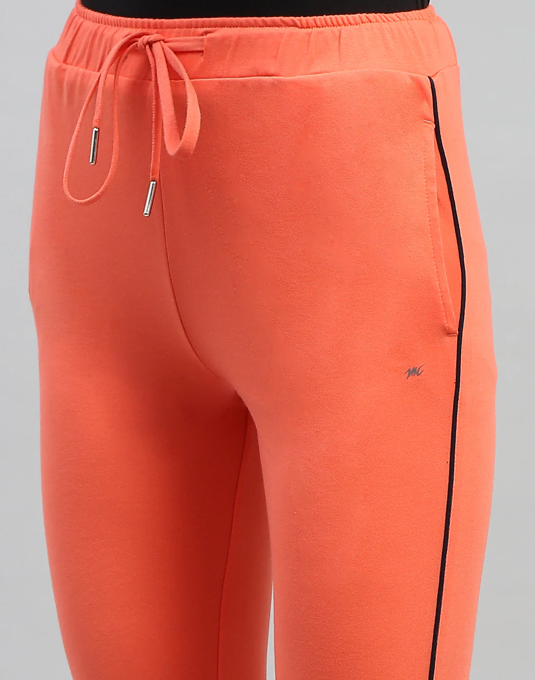 Women Orange Solid Regular Fit Capri - Image 6